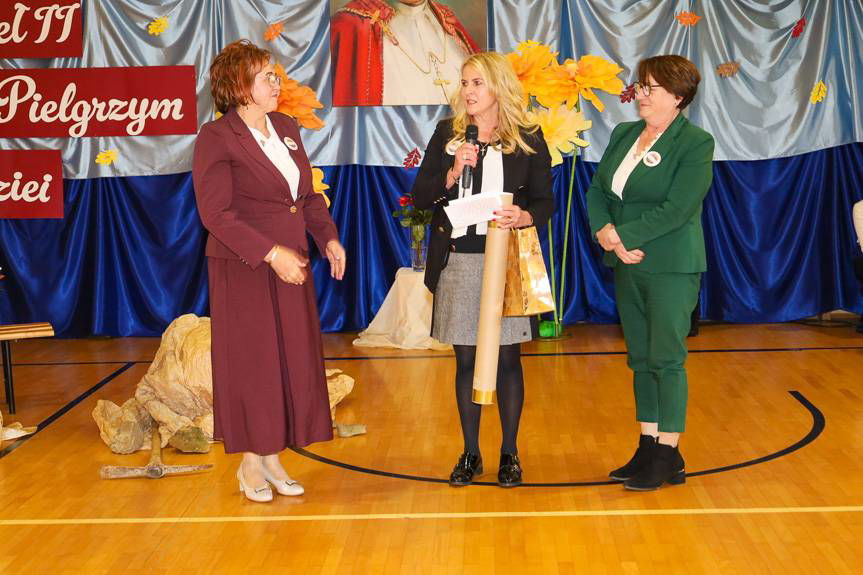 Jubileuszowy Zjazd Rodziny Szkół im. Jana Pawła II w Łękach Dukielskich