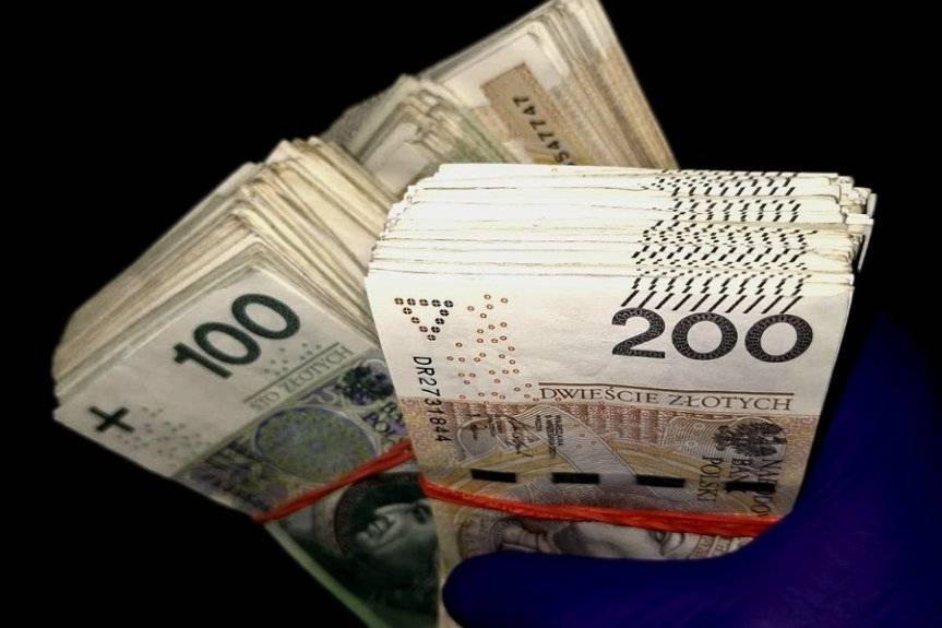 Miał odebrać pieniądze od seniora. Wpadł dzięki szybkim działaniom policji