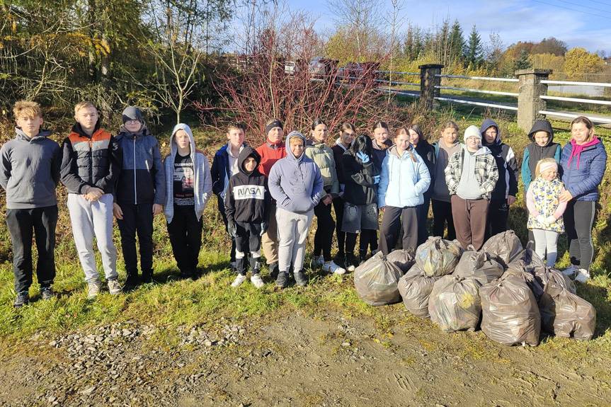 Wspólna akcja sprzątania w gminie Iwonicz-Zdrój