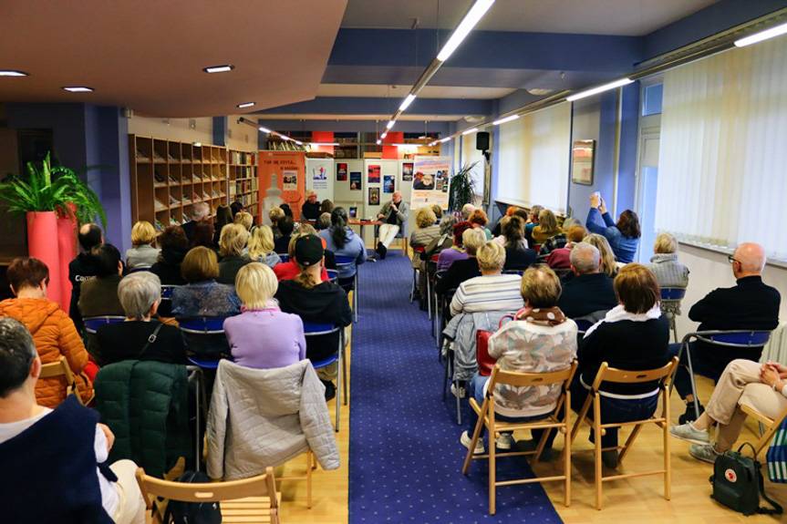 Literacki wieczór z Maciejem Siembiedą w Krośnie zachwycił czytelników