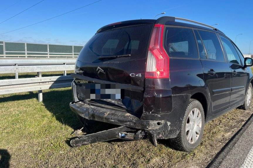 Wypadek na A4 - trzy osoby trafiły do szpitala