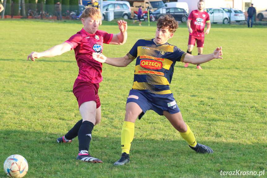 Ciężka przeprawa Rędzinianki Wojaszówka we Wróbliku Szlacheckim. Hat trick Tomasza Wąchały [ZDJĘCIA]