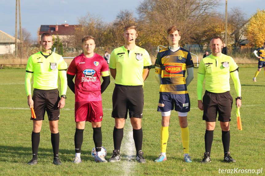 Ciężka przeprawa Rędzinianki Wojaszówka we Wróbliku Szlacheckim. Hat trick Tomasza Wąchały [ZDJĘCIA]