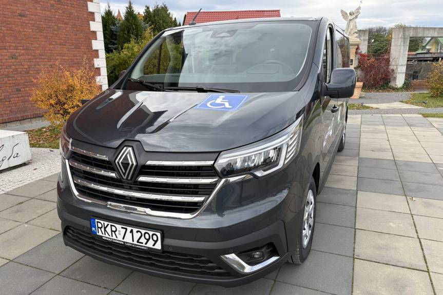 Nowy mikrobus dla dzieci z niepełnosprawnościami w Gminie Miejsce Piastowe