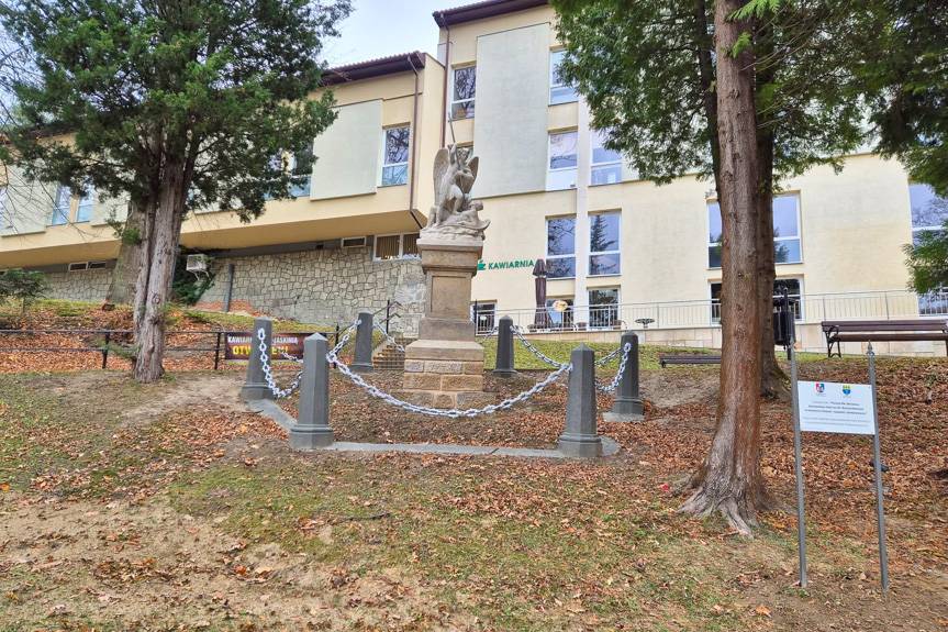 Zabytkowa figura św. Michała odzyskała dawny blask