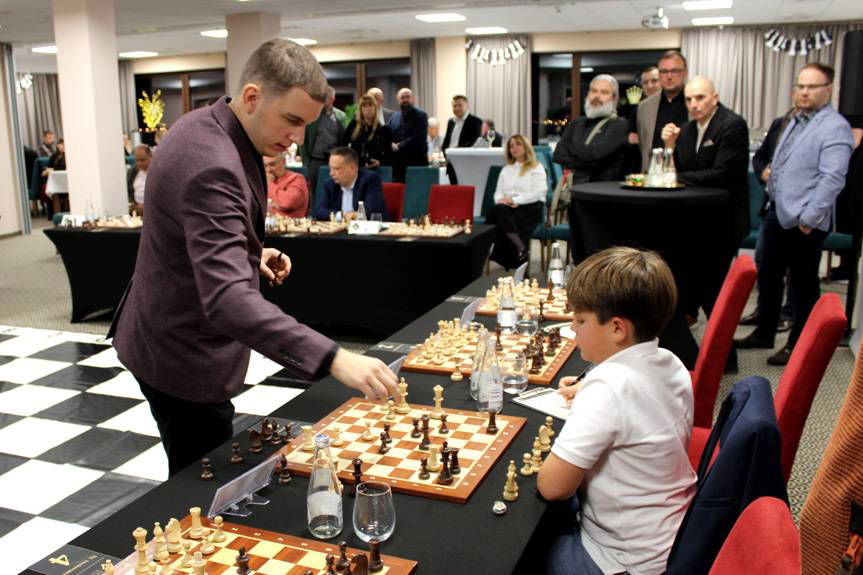 Szachowe spotkanie z arcymistrzem