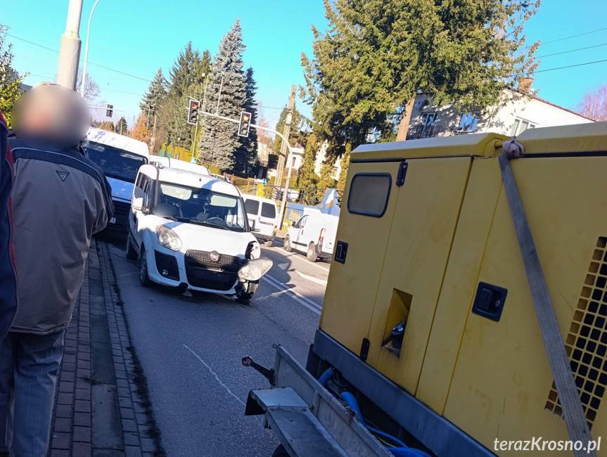 Poranna kolizja na skrzyżowaniu w Krośnie