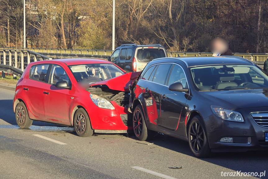 Najechała na tył Opla na DK28