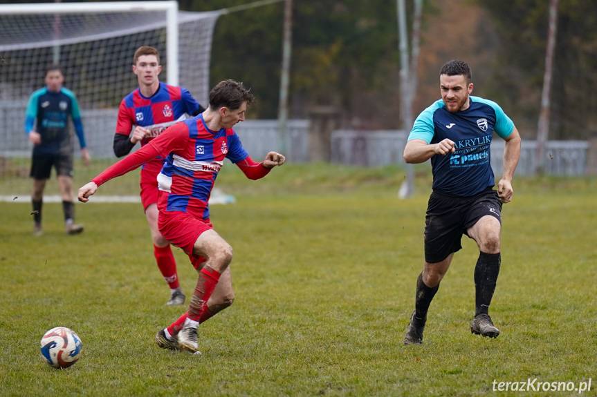 Zacięte spotkanie w Lubatowej. LKS Lubatowa lepsza od Burzy Rogi [ZDJĘCIA]