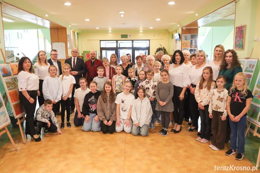 Międzypokoleniowe barwy Korczyny. Finał warsztatów malarskich [ZDJĘCIA]