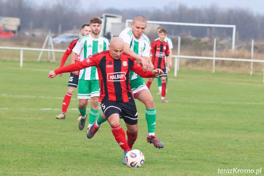 Efektowne zakończenie piłkarskiej jesieni w Targowiskach [ZDJĘCIA]