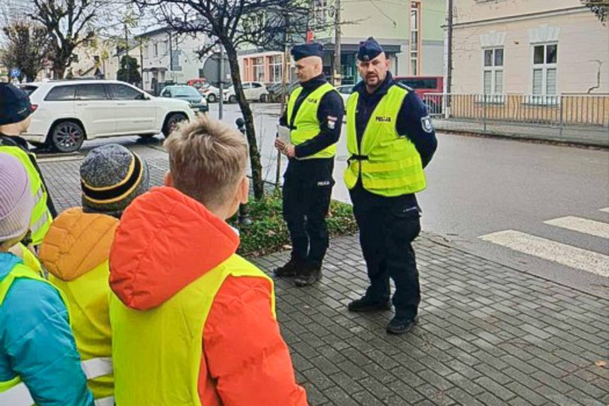 Dzieci poznały zasady bezpieczeństwa dzięki spotkaniu z policjantami