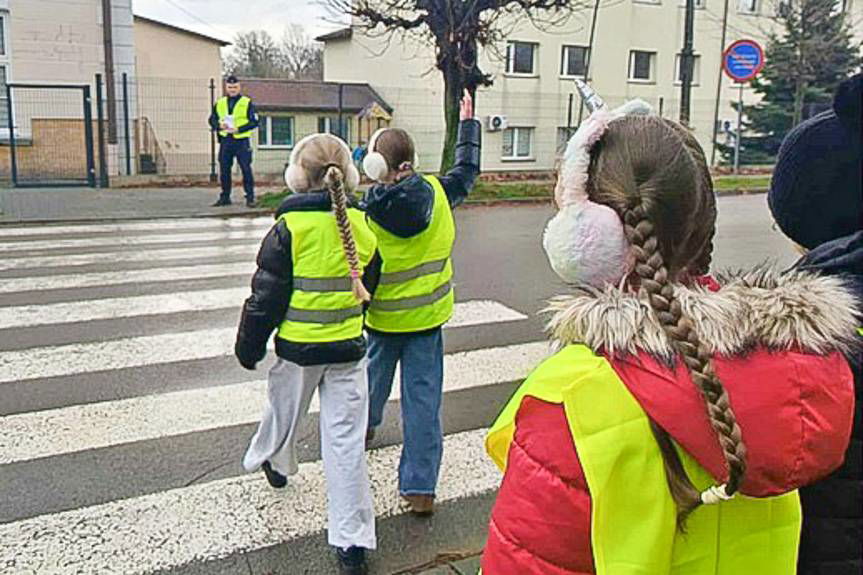 Dzieci poznały zasady bezpieczeństwa dzięki spotkaniu z policjantami