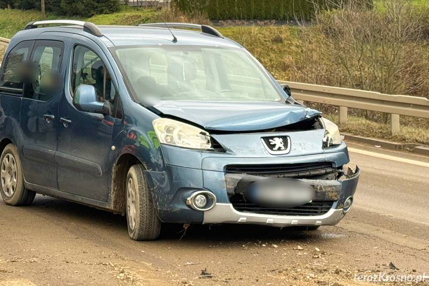 Zderzenie dwóch samochodów na DK19