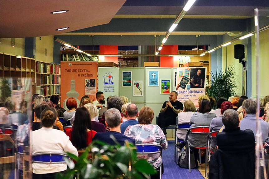 Gdy pisanie staje się pasją. Orbitowski o drodze twórczej i własnych motywacjach