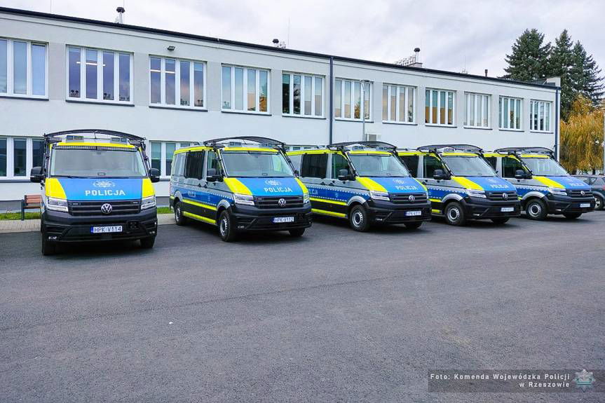 Nowe radiowozy trafiły do podkarpackiej policji