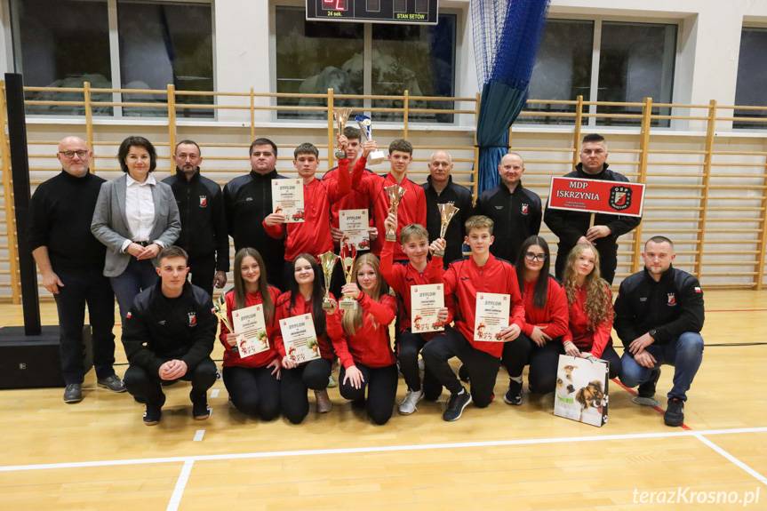 I powiatowe halowe zawody MDP. OSP Iskrzynia bezkonkurencyjna [ZDJĘCIA]