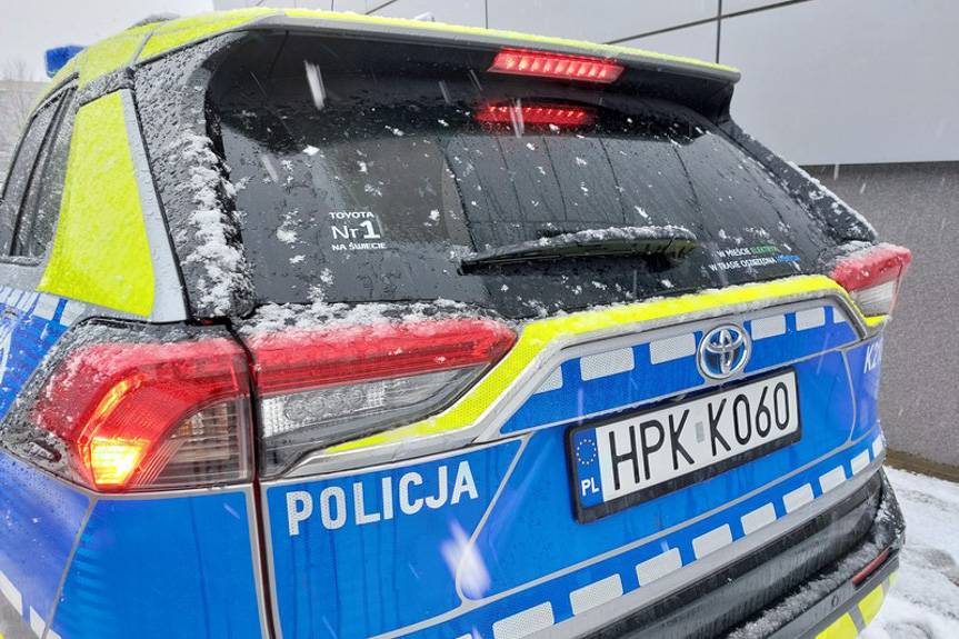 Kierowca Subaru pijany i bez uprawnień. Pościg zakończył w rowie