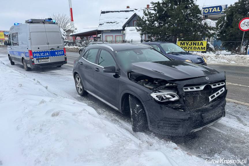 Zderzenie dwóch aut w Krośnie
