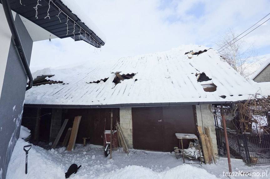 Faliszówka: Dach nie wytrzymał ciężaru śniegu