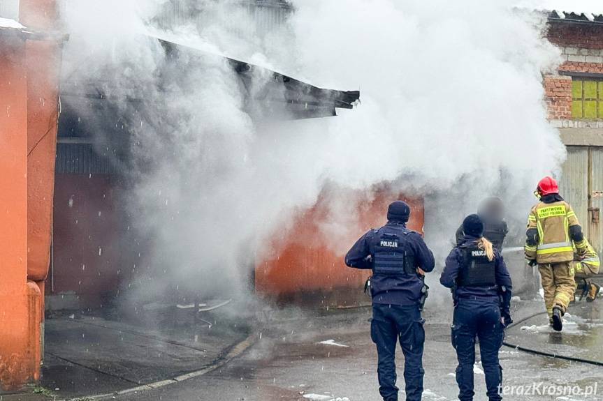 Pożar śmieci w kontenerze na ulicy Pużaka