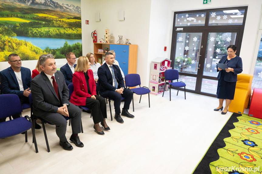 Zero wilgoci, sto procent radości. Nowa świetlica w Wojaszówce