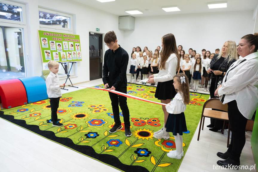 Zero wilgoci, sto procent radości. Nowa świetlica w Wojaszówce