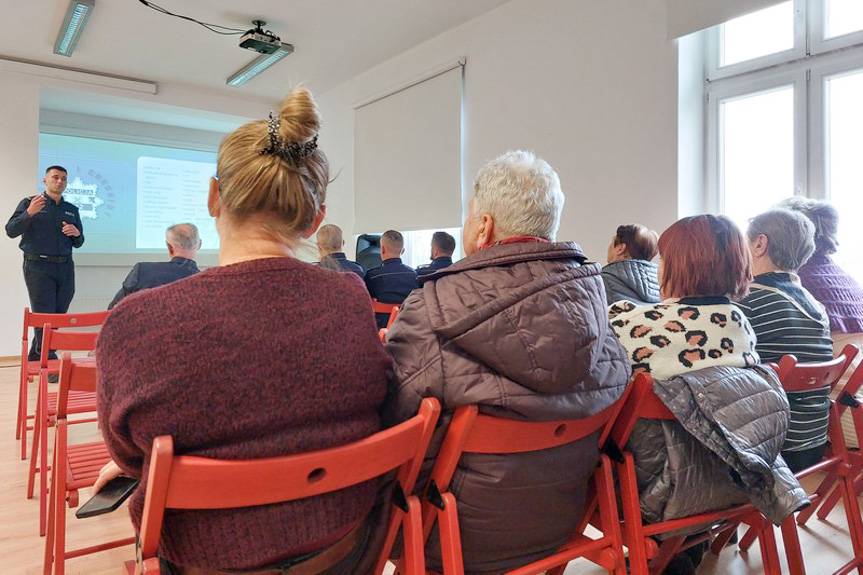 Seniorzy zyskali wskazówki, jak bronić się przed cyberatakami