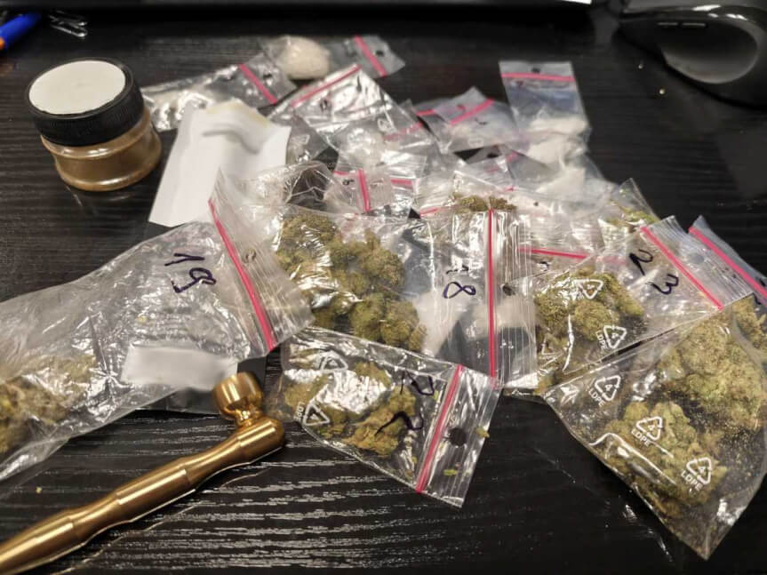 Dwóch 33-latków zatrzymanych za posiadanie marihuany i mefedronu