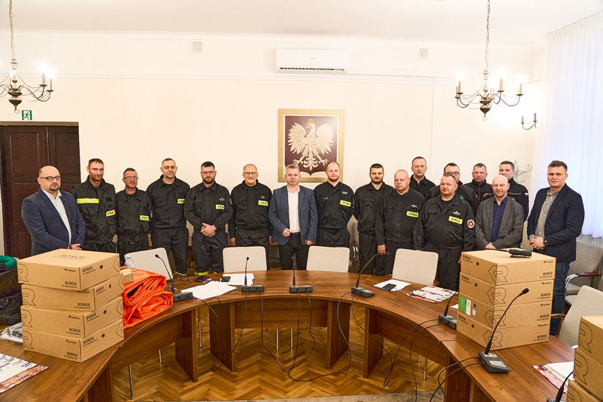 Specjalistyczny sprzęt trafił do jednostek OSP w gminie Jedlicze