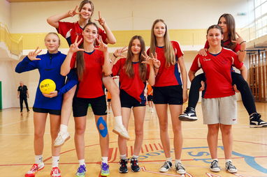 Jubileuszowy turniej piłki ręcznej dziewcząt zgromadził drużyny z gminy