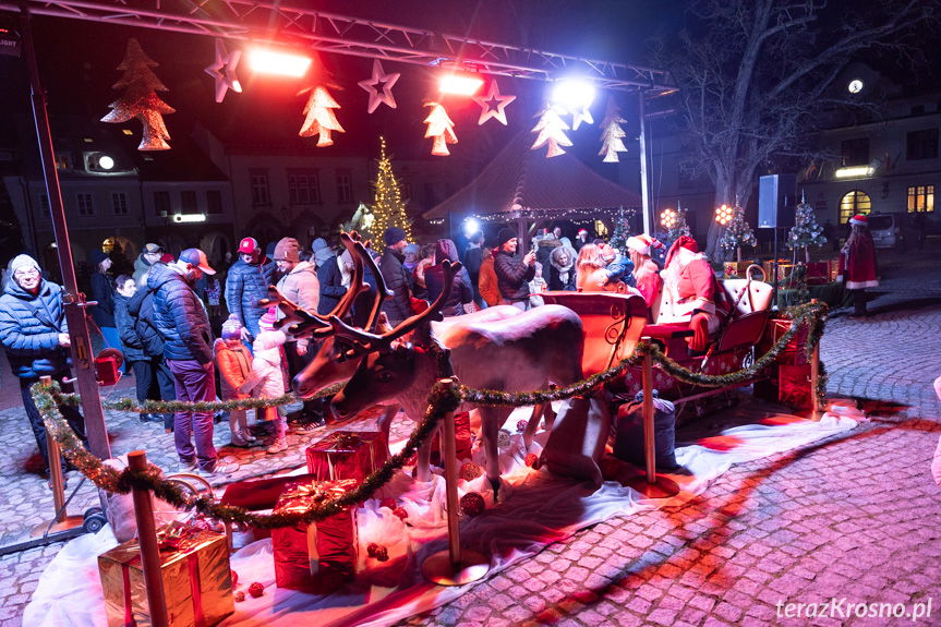 Krośnieński rynek już w świątecznym blasku