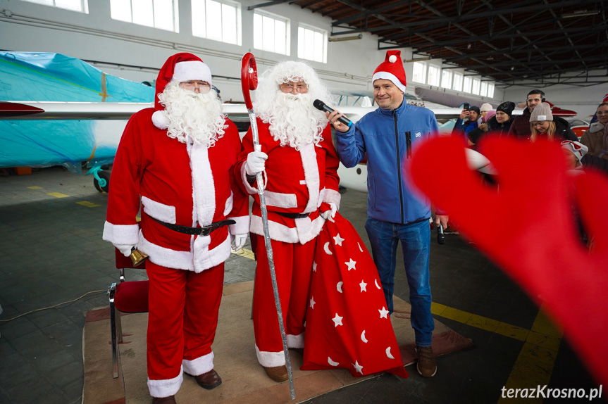 Św. Mikołaj ponownie wylądował na lotnisku w Krośnie