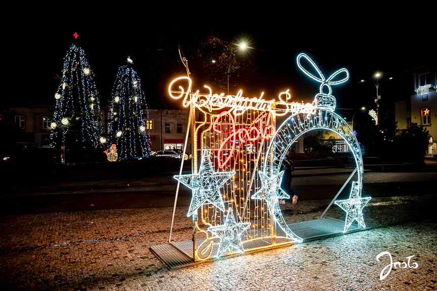 Jasło przygotowane na święta - dekoracje już zachwycają
