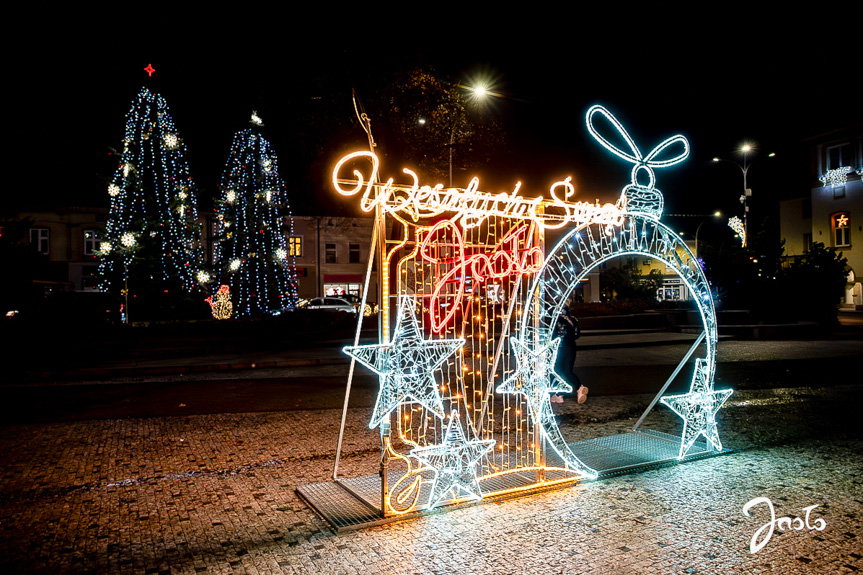 Jasło przygotowane na święta - dekoracje już zachwycają