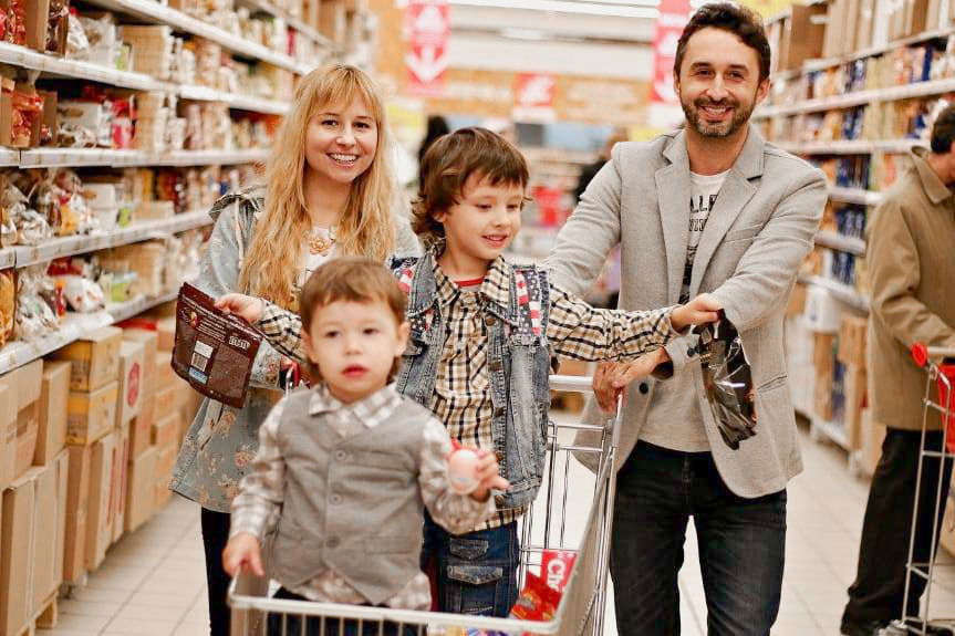 Trzy niedziele handlowe w grudniu 2025 - kiedy zrobisz zakupy?