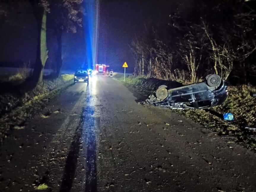 Dachowanie w Albigowej. Trzy osoby ranne