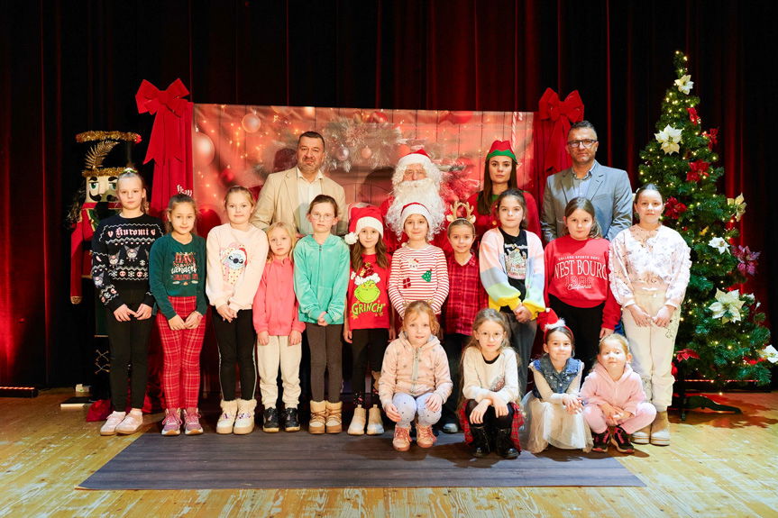 Taniec, śpiew i prezenty stworzyły wyjątkowe mikołajki