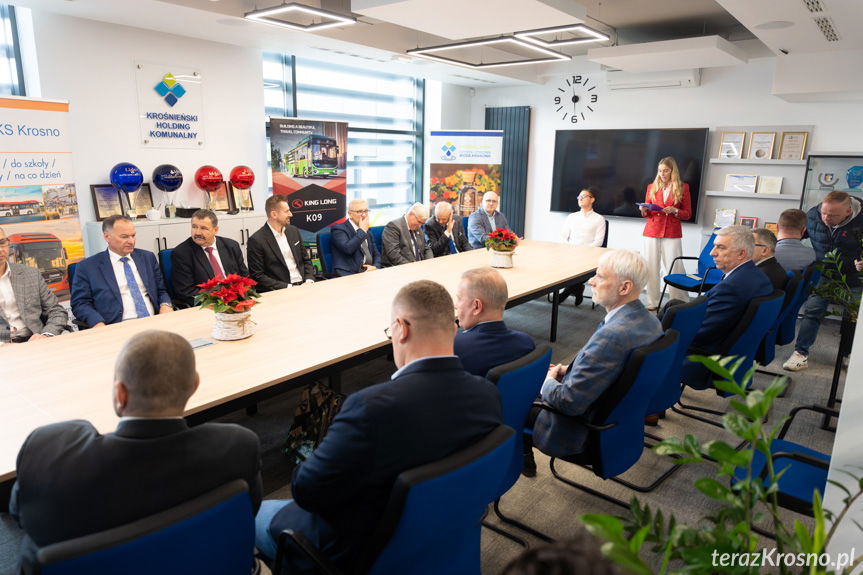 Z Chin do Krosna. Historyczna dostawa autobusów elektrycznych