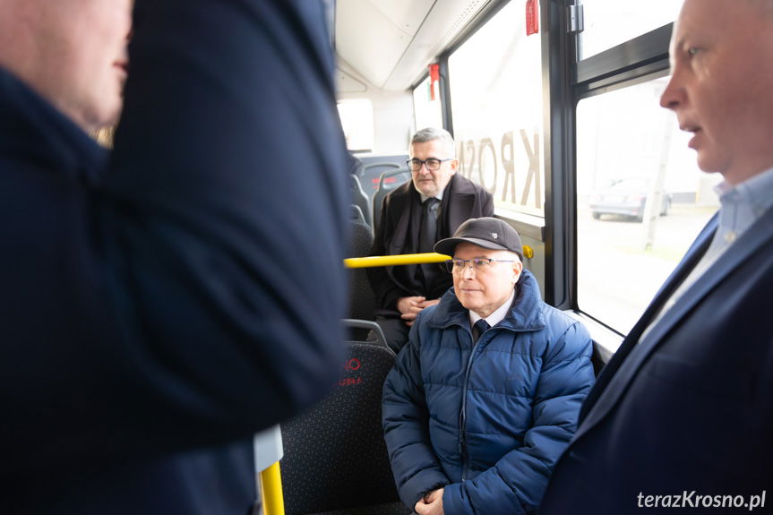 Z Chin do Krosna. Historyczna dostawa autobusów elektrycznych
