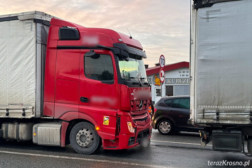 Kierowca Mercedesa spowodował kolizję w Krośnie