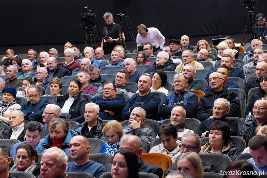 Uczestnicy spotkania z Szydło, Morawieckim i Obajtkiem w Brzozowie