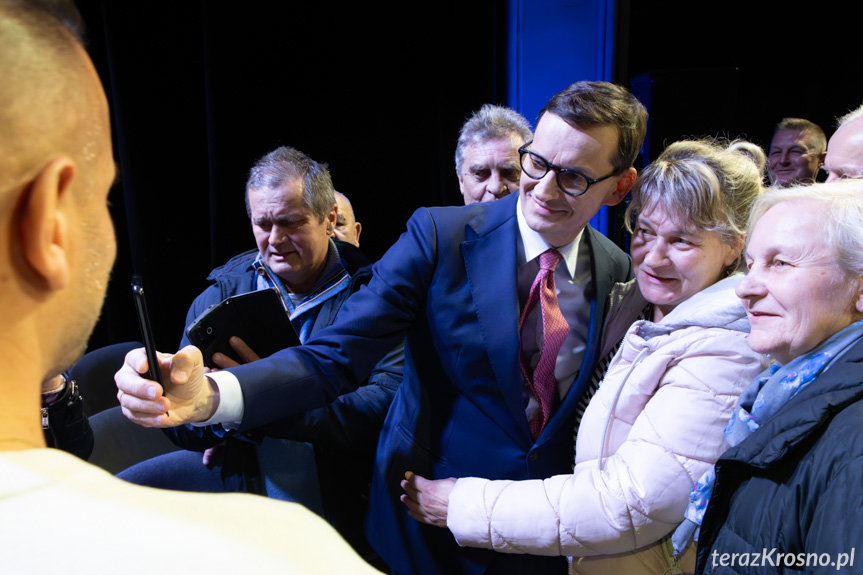 Wspólne zdjęcia z Szydło, Morawieckim i Obajtkiem w Brzozowie