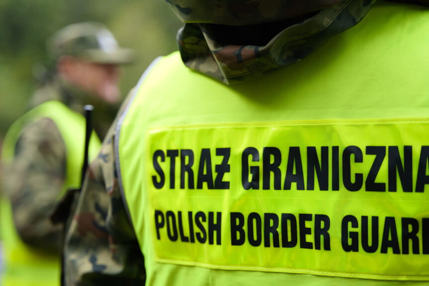 Kolumbijczycy przy świniach, Ukraińcy w sadach. Wszyscy bez zezwoleń