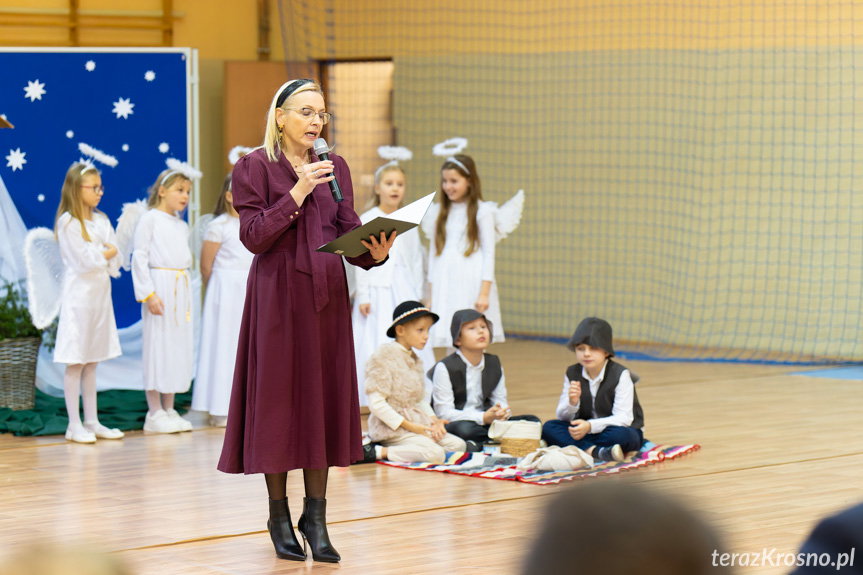 Magia świąt w wykonaniu najmłodszych artystów ze Świerzowej Polskiej [ZDJĘCIA]