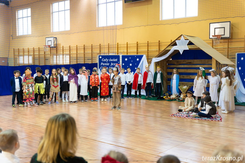 Magia świąt w wykonaniu najmłodszych artystów ze Świerzowej Polskiej [ZDJĘCIA]