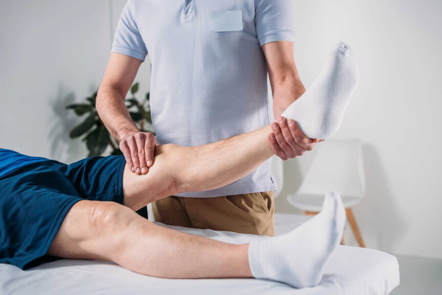 Rehabilitacja ortopedyczna - jak wygląda i komu pomaga? Przewodnik dla pacjentów