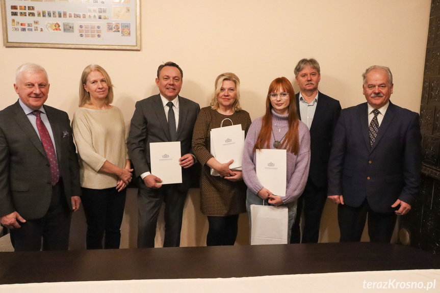 Kolejni stypendyści Stowarzyszenia Absolwentów I LO w Krośnie