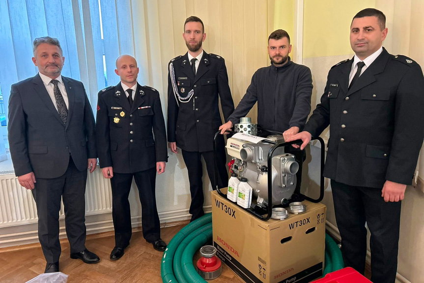 Strażacy z Gminy Wojaszówka z nowoczesnym wyposażeniem