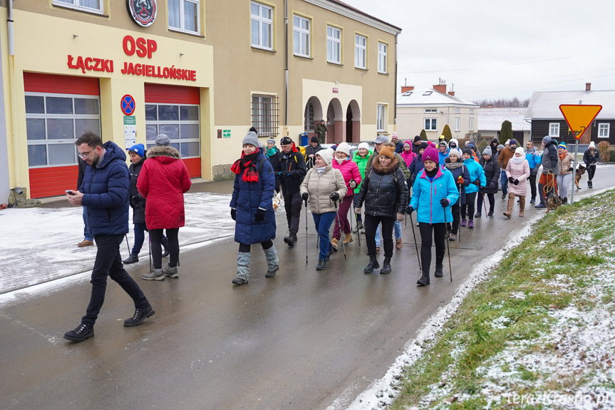 Wspólne maszerowanie w Łączkach Jagiellońskich [ZDJĘCIA]